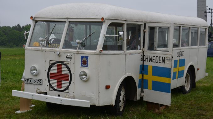 Vita_bussarna_Sjuktransportbuss_702